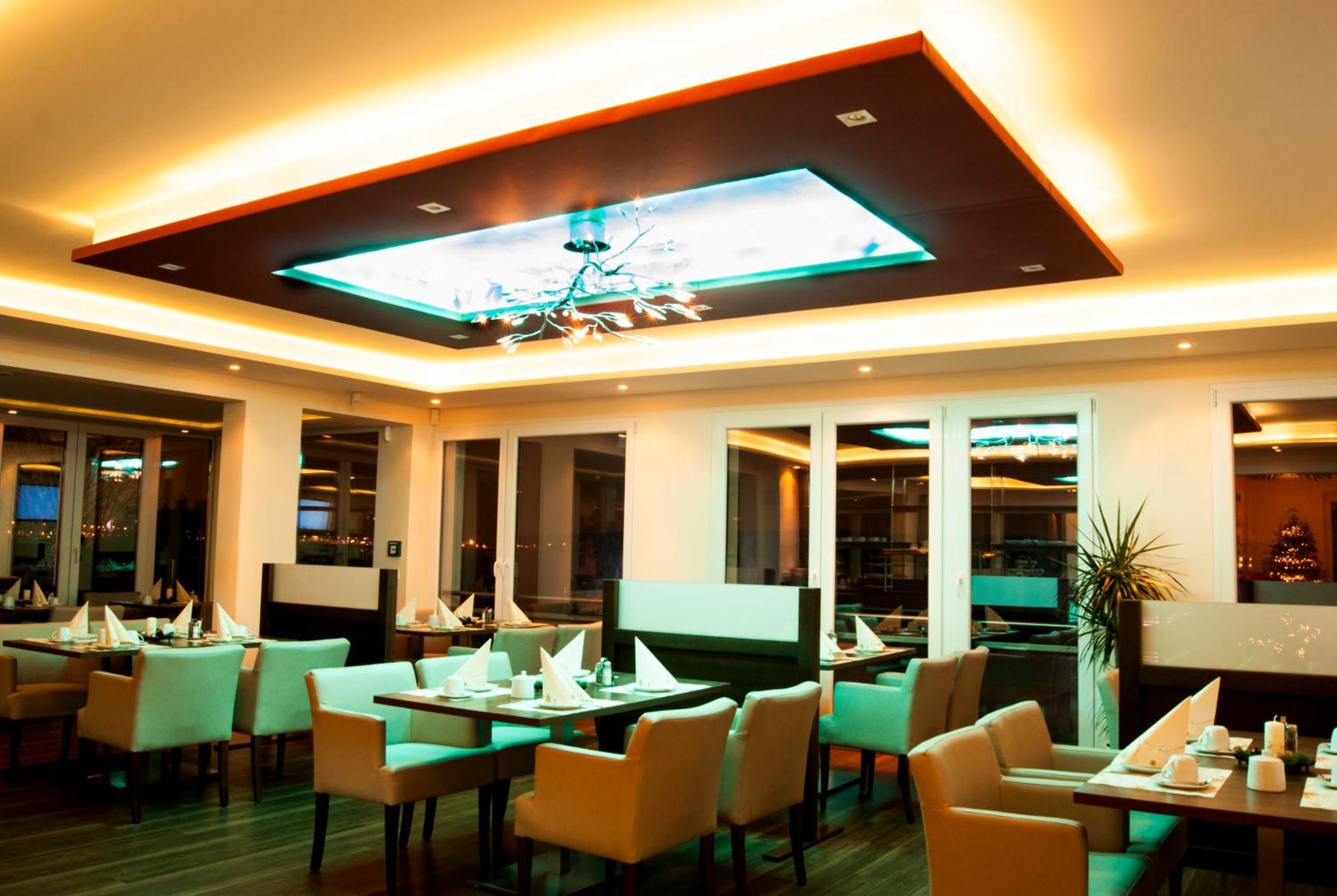 Hotel Warnow Росток Экстерьер фото