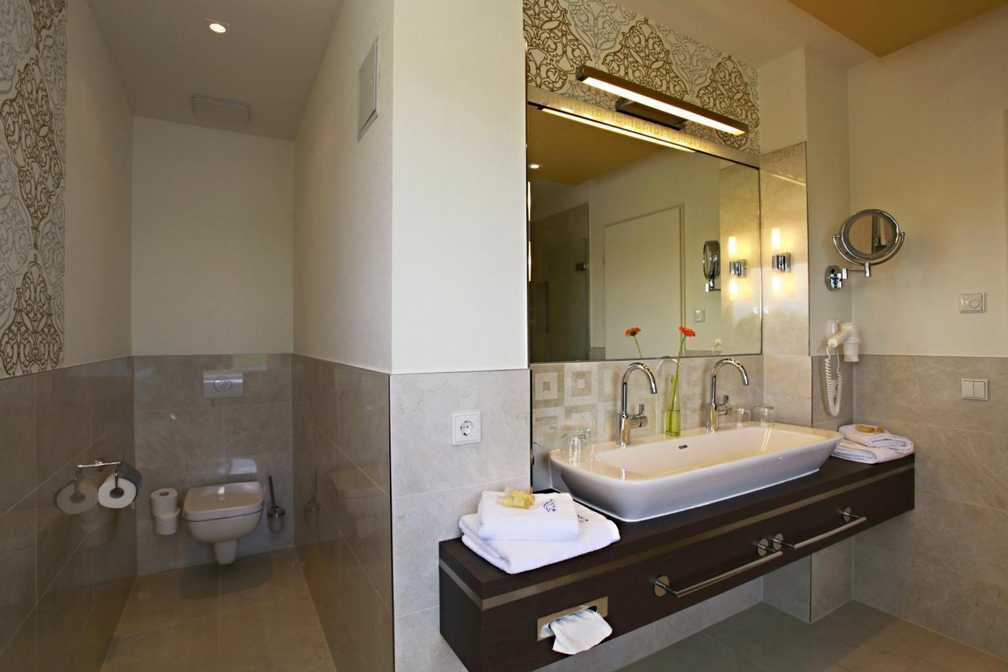 Hotel Warnow Росток Экстерьер фото