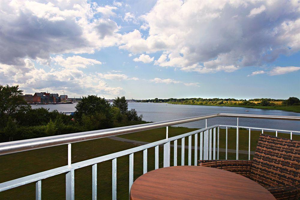 Hotel Warnow Росток Экстерьер фото