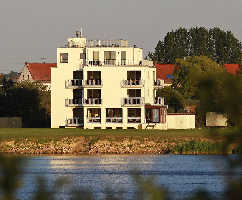 Hotel Warnow Росток Экстерьер фото