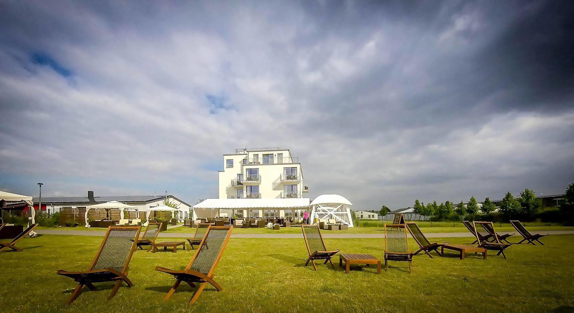 Hotel Warnow Росток Экстерьер фото
