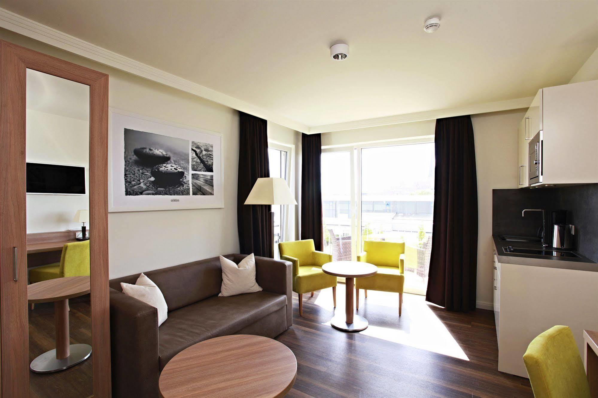 Hotel Warnow Росток Экстерьер фото
