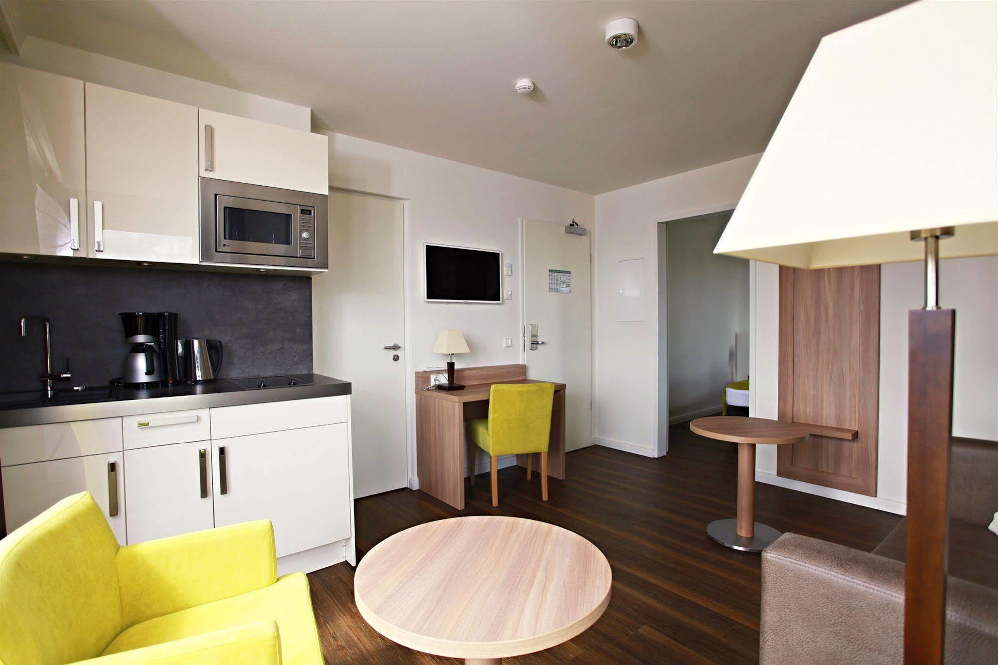 Hotel Warnow Росток Экстерьер фото