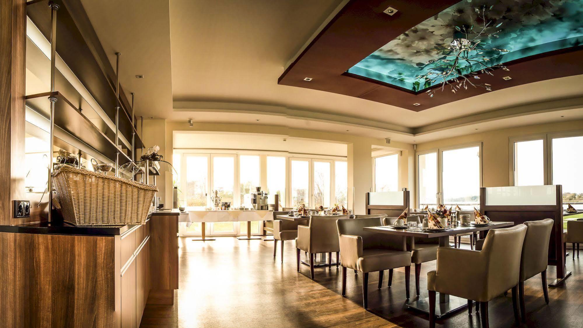Hotel Warnow Росток Экстерьер фото