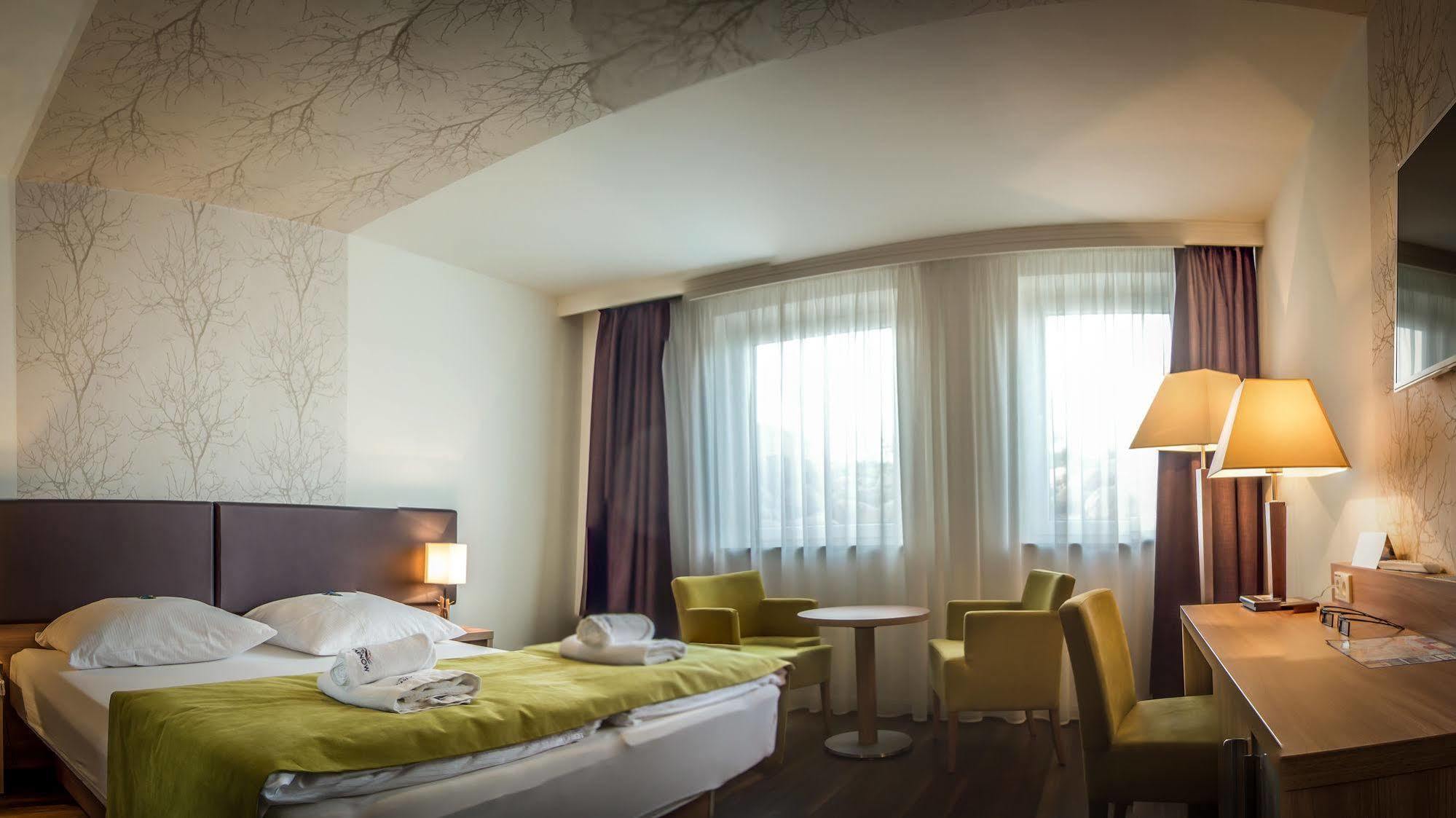 Hotel Warnow Росток Экстерьер фото